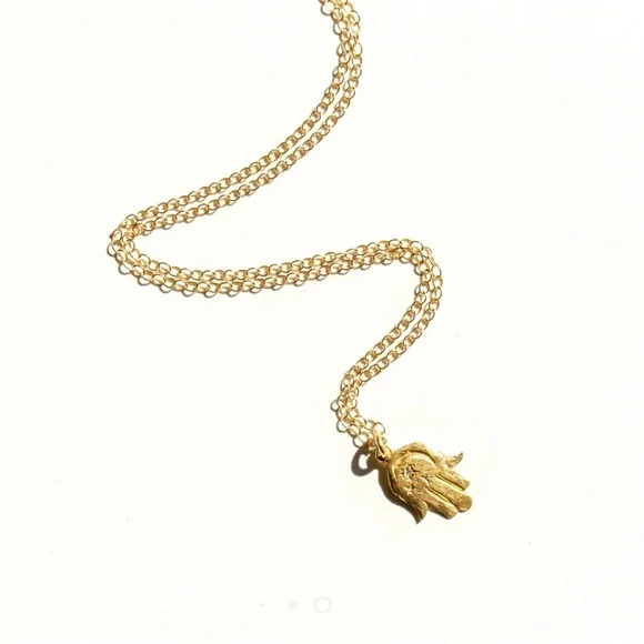 NWOT Victoria Cunningham Hamsa Crescent Moon Necklace - Picture 10 of 10